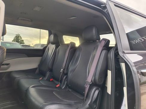 Certified 2024 Kia Carnival LX image 25