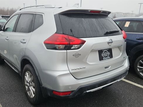 Used 2020 Nissan Rogue SV image 4