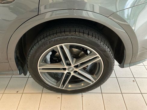 Used 2018 Audi SQ5 Prestige AWD/4WD image 17