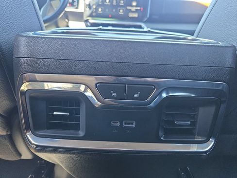 Used 2024 GMC Sierra 1500 Denali AWD/4WD image 19