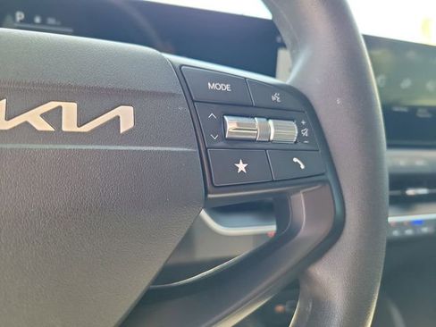 Used 2025 Kia K4 FWD image 21