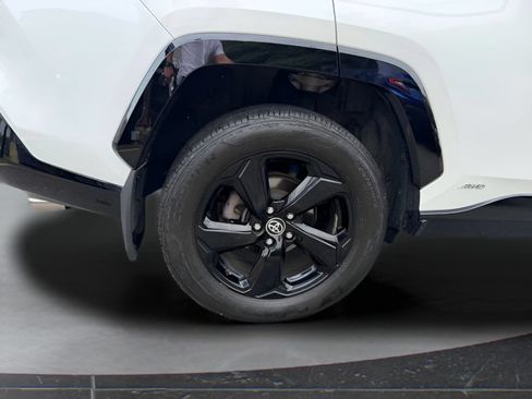 Used 2021 Toyota RAV4 XSE AWD/4WD image 14