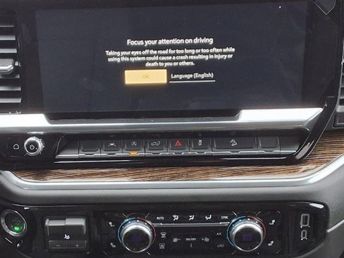 New 2026 GMC Sierra 1500 SLE image 18