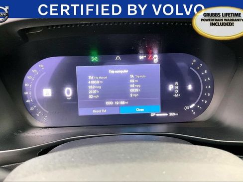 Certified 2025 Volvo XC40 B5 Plus image 29