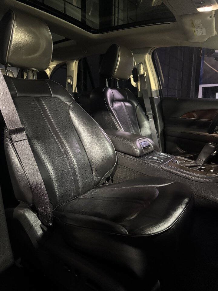 Used 2013 Lincoln MKX AWD image 6