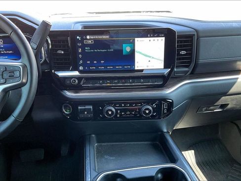 Used 2024 Chevrolet Silverado 2500 LT w/ Midnight Edition image 8