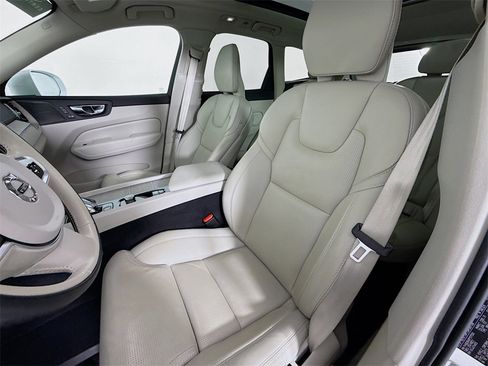 Used 2023 Volvo XC60 B6 Ultimate w/ Climate Package image 5