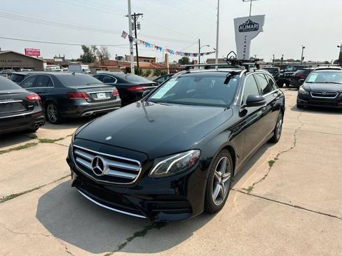 Used 2017 Mercedes-Benz E 400 4MATIC Wagon image 3