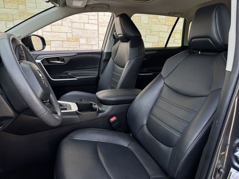 Used 2023 Toyota RAV4 XLE Premium FWD image 26