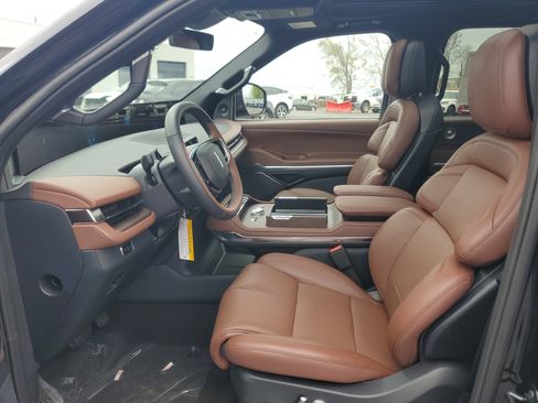 New 2026 Lincoln Navigator L Reserve AWD/4WD image 12
