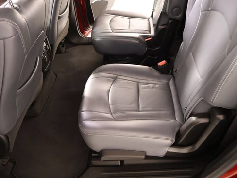Used 2024 Buick Enclave Essence FWD image 12