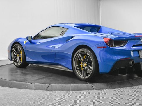 Used 2018 Ferrari 488 Spider image 60