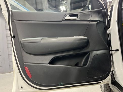 Used 2019 Kia Sportage LX FWD image 10