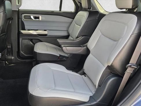 Used 2021 Ford Explorer XLT w/ Equipment Group 202A image 17