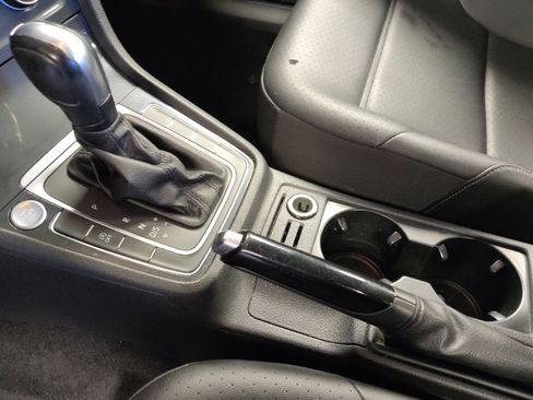 Used 2021 Volkswagen Golf 4-Door image 26