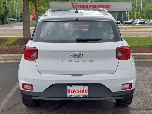 Used 2025 Hyundai Venue SEL FWD image 10