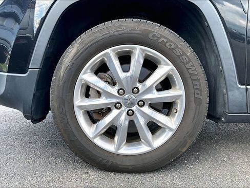 Used 2016 Jeep Cherokee Limited AWD/4WD image 2
