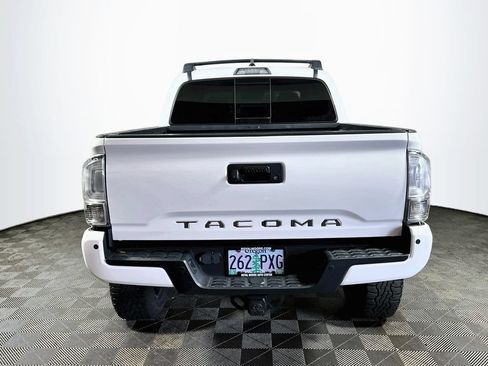 Used 2021 Toyota Tacoma TRD Off-Road w/ TRD Premium Off Road Package AWD/4WD image 6