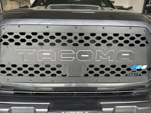 Used 2020 Toyota Tacoma TRD Sport image 30