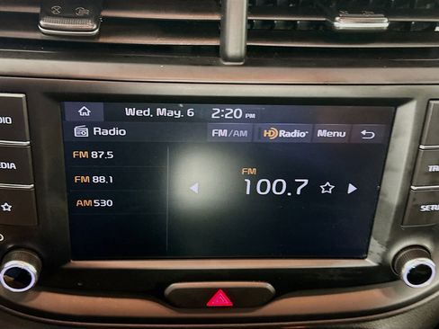 Used 2025 Kia Soul LX w/ LX Technology Package FWD image 21