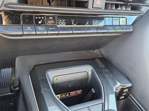 Used 2024 Toyota Crown XLE image 21