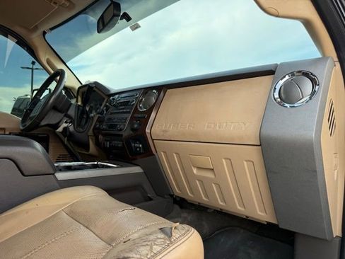 Used 2011 Ford F350 Lariat w/ Lariat Interior Pkg image 16