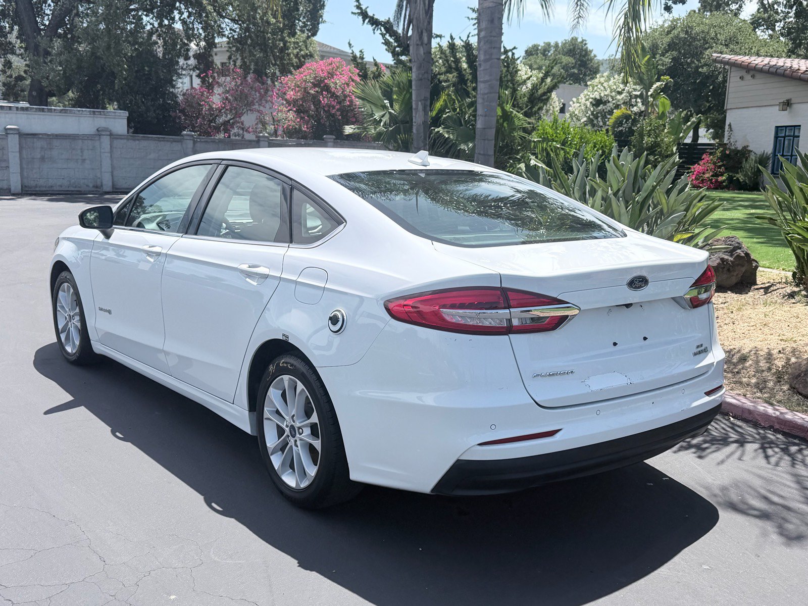 Used 2019 Ford Fusion SE FWD image 3