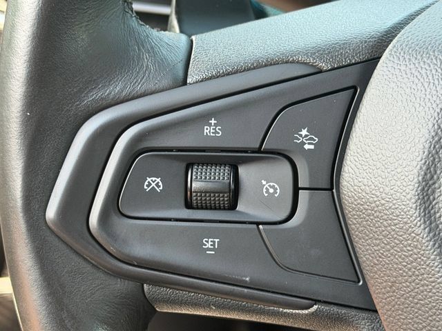 Used 2023 Chevrolet Bolt LT w/ Infotainment Package FWD image 28