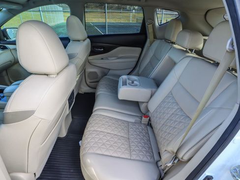 Used 2019 Nissan Murano Platinum w/ Cargo Package image 39