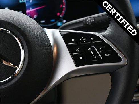 New 2025 Mercedes-Benz GLB 250 image 2