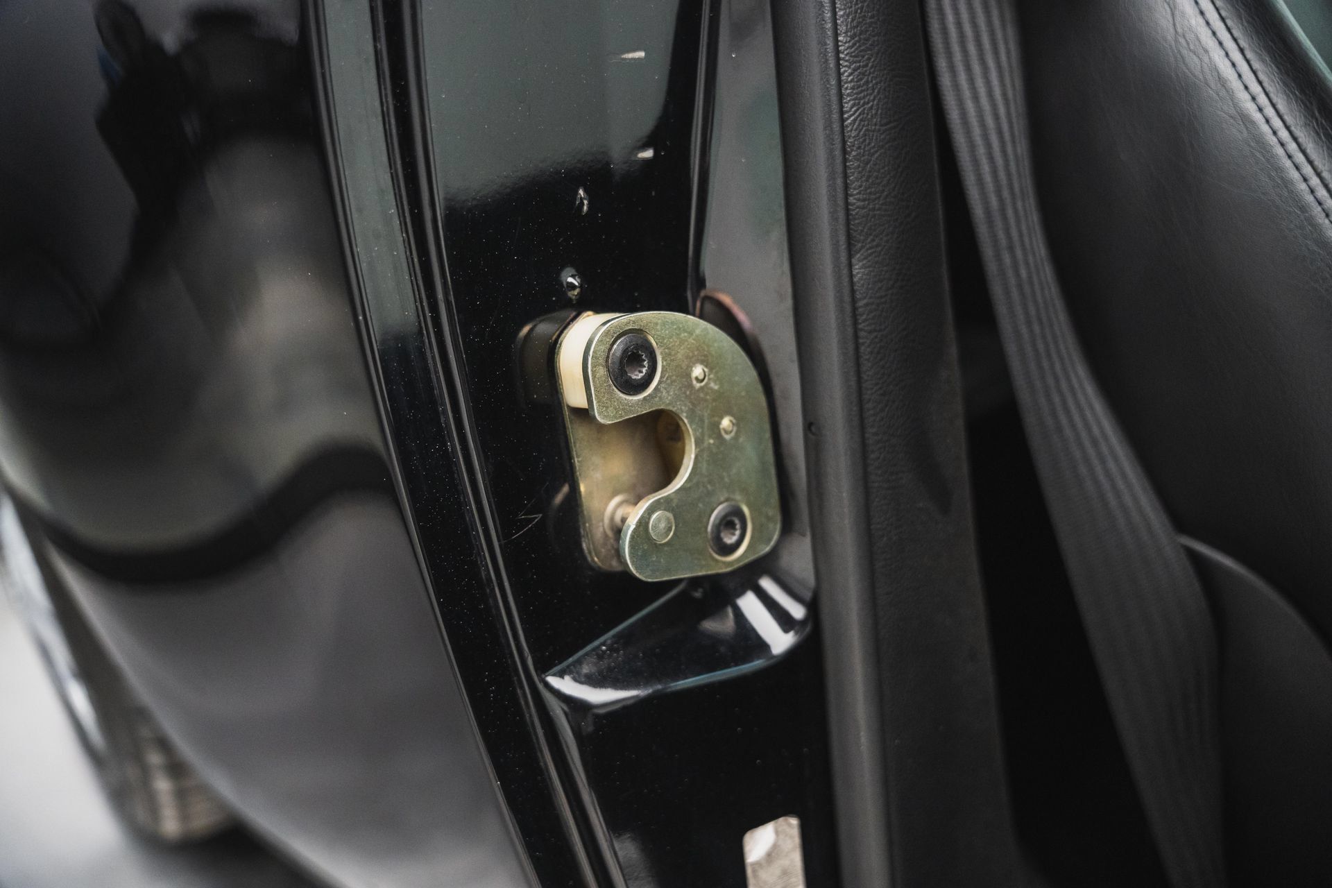 Used 1995 Porsche 911 Carrera RWD image 71