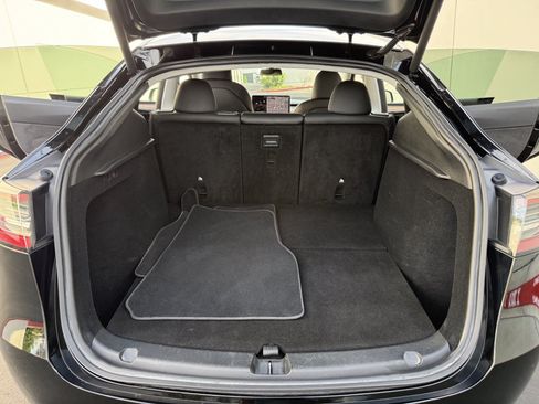 Used 2023 Tesla Model Y AWD image 16