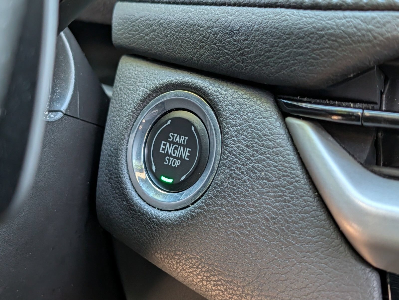 Certified 2024 Cadillac XT4 Sport AWD/4WD image 13