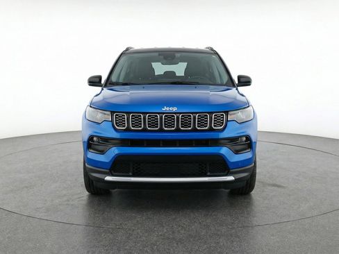 Used 2025 Jeep Compass Limited AWD/4WD image 2