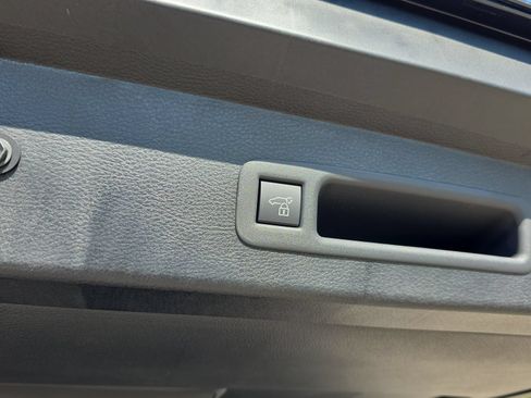 New 2026 Toyota Sienna Limited AWD/4WD image 31