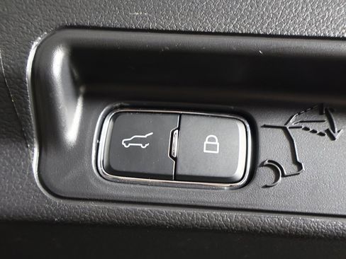 Used 2025 Ford Explorer ST-Line w/ ST-Line Street Pack image 50