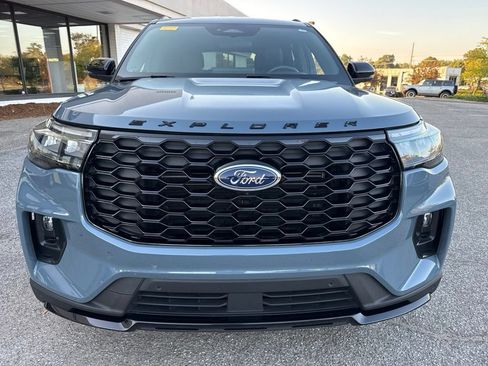 Used 2025 Ford Explorer ST-Line AWD/4WD image 7