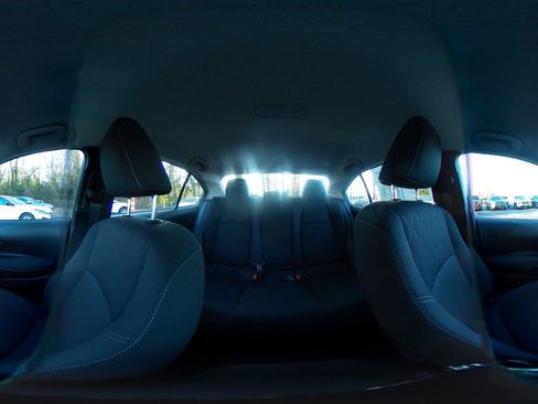 Used 2025 Toyota Corolla LE image 40