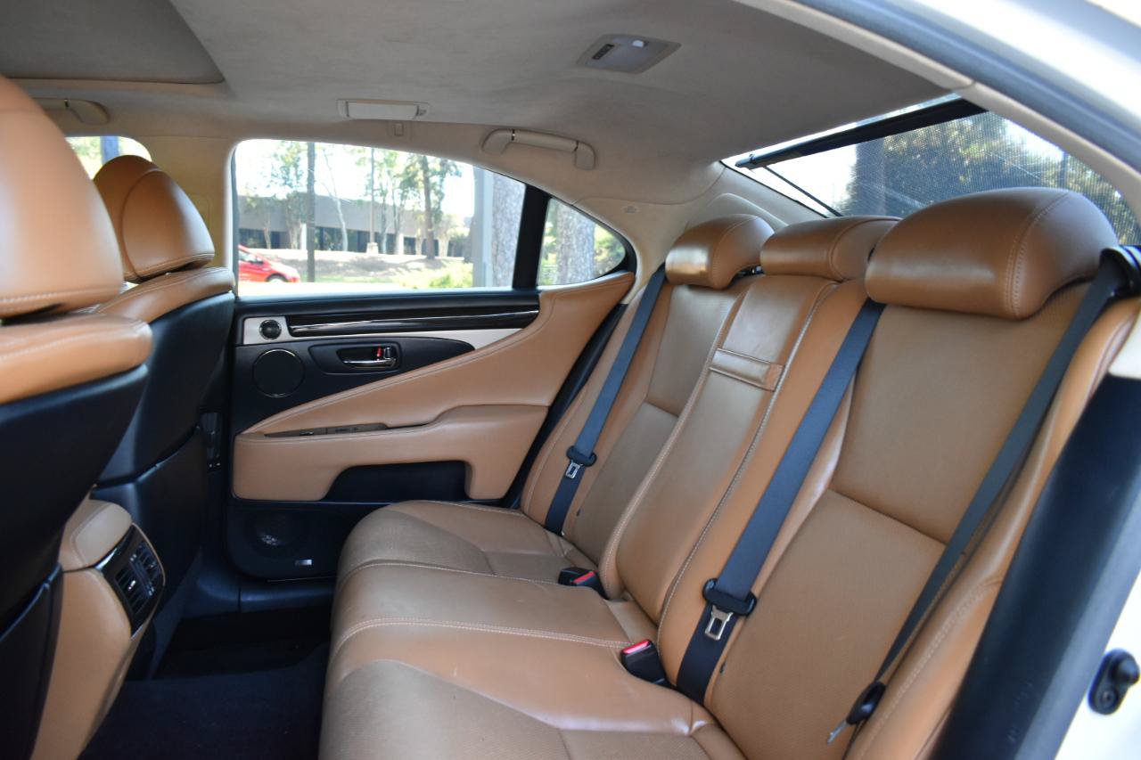 Used 2014 Lexus LS 460 w/ Comfort Package RWD image 25