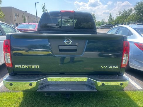 Used 2017 Nissan Frontier SV w/ SV Value Truck Package AWD/4WD image 4