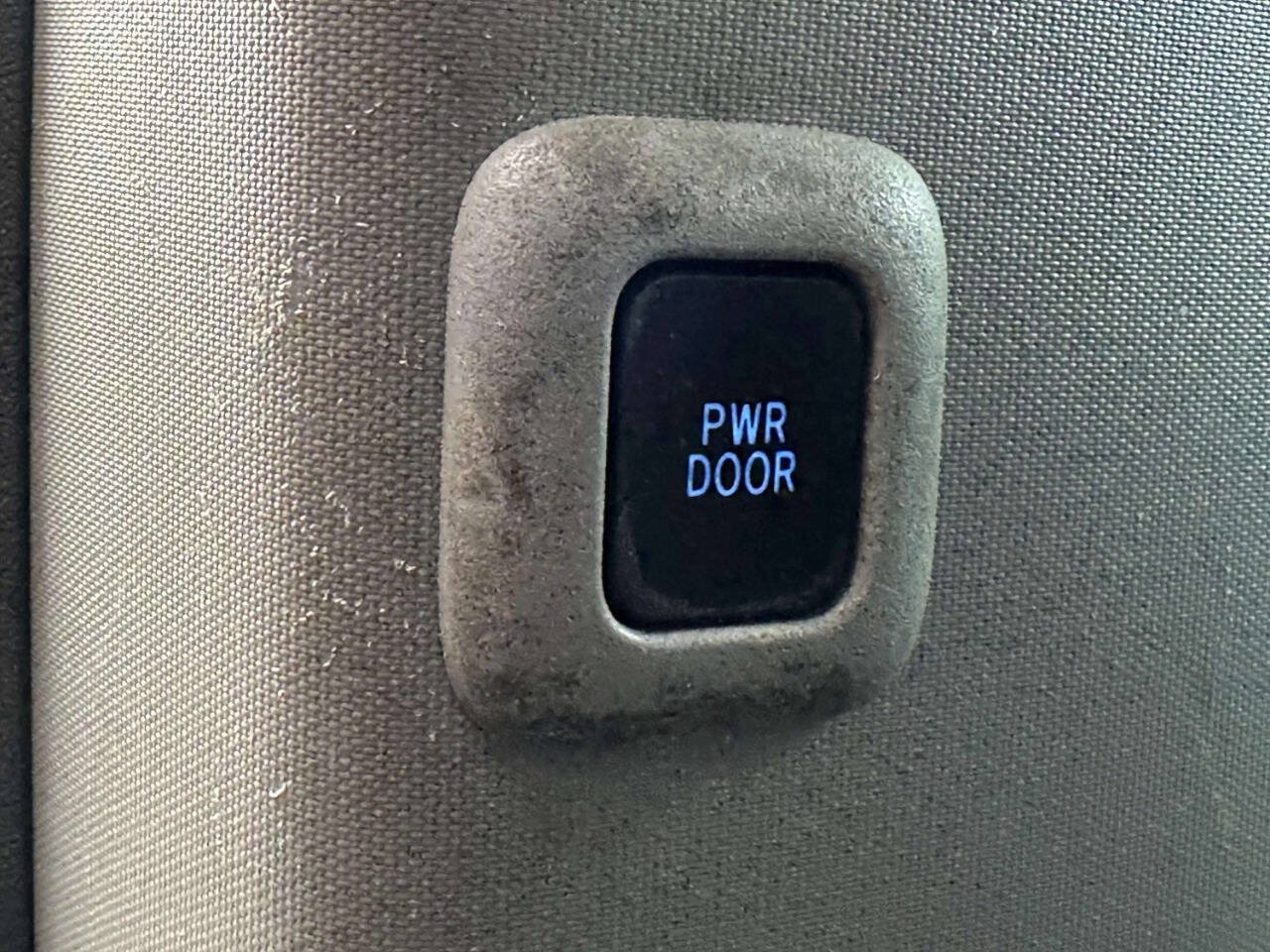 Used 2018 Toyota Sienna XLE w/ XLE Navigation Package FWD image 13