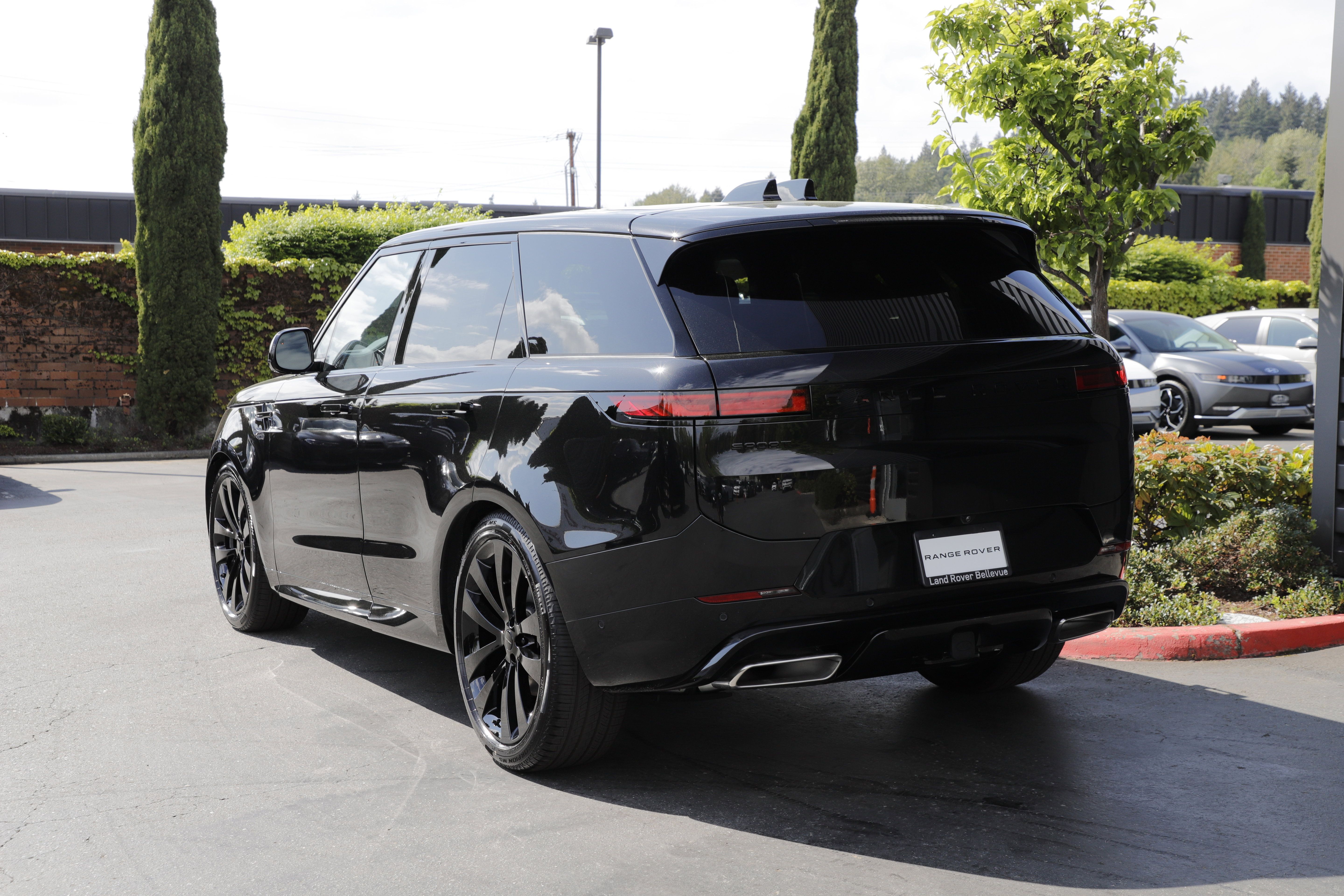 New 2026 Land Rover Range Rover Sport Dynamic SE AWD/4WD image 6
