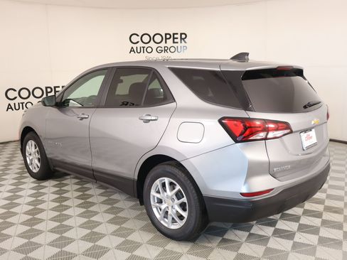 Used 2024 Chevrolet Equinox LS w/ LS Convenience Package image 21