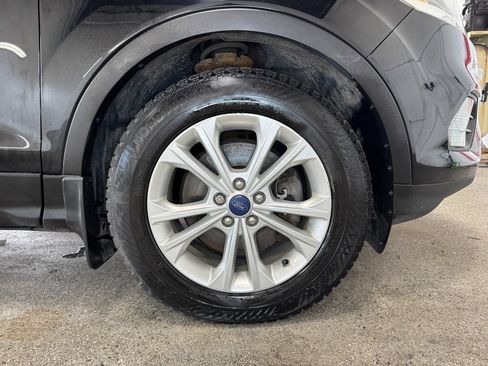 Used 2018 Ford Escape SEL w/ Ford Safe & Smart Package AWD/4WD image 26