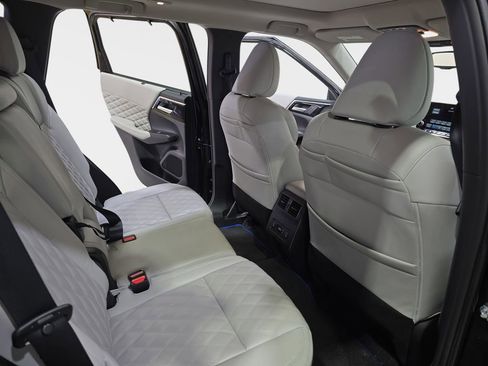 Used 2024 Mitsubishi Outlander SEL image 13