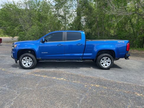 Used 2020 Chevrolet Colorado LT w/ Safety Package image 2