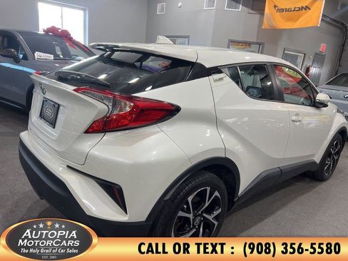 Used 2021 Toyota C-HR XLE image 6