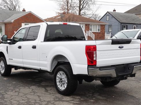 Used 2022 Ford F250 XLT AWD/4WD image 3