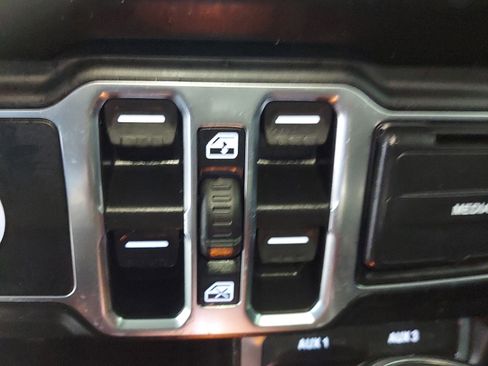Used 2021 Jeep Wrangler Unlimited Sahara w/ Uconnect 4C Nav & Sound Group AWD/4WD image 20