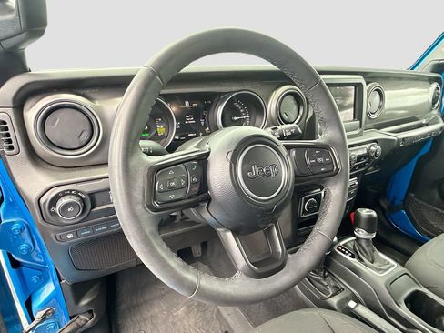 Used 2023 Jeep Wrangler Unlimited AWD/4WD image 12